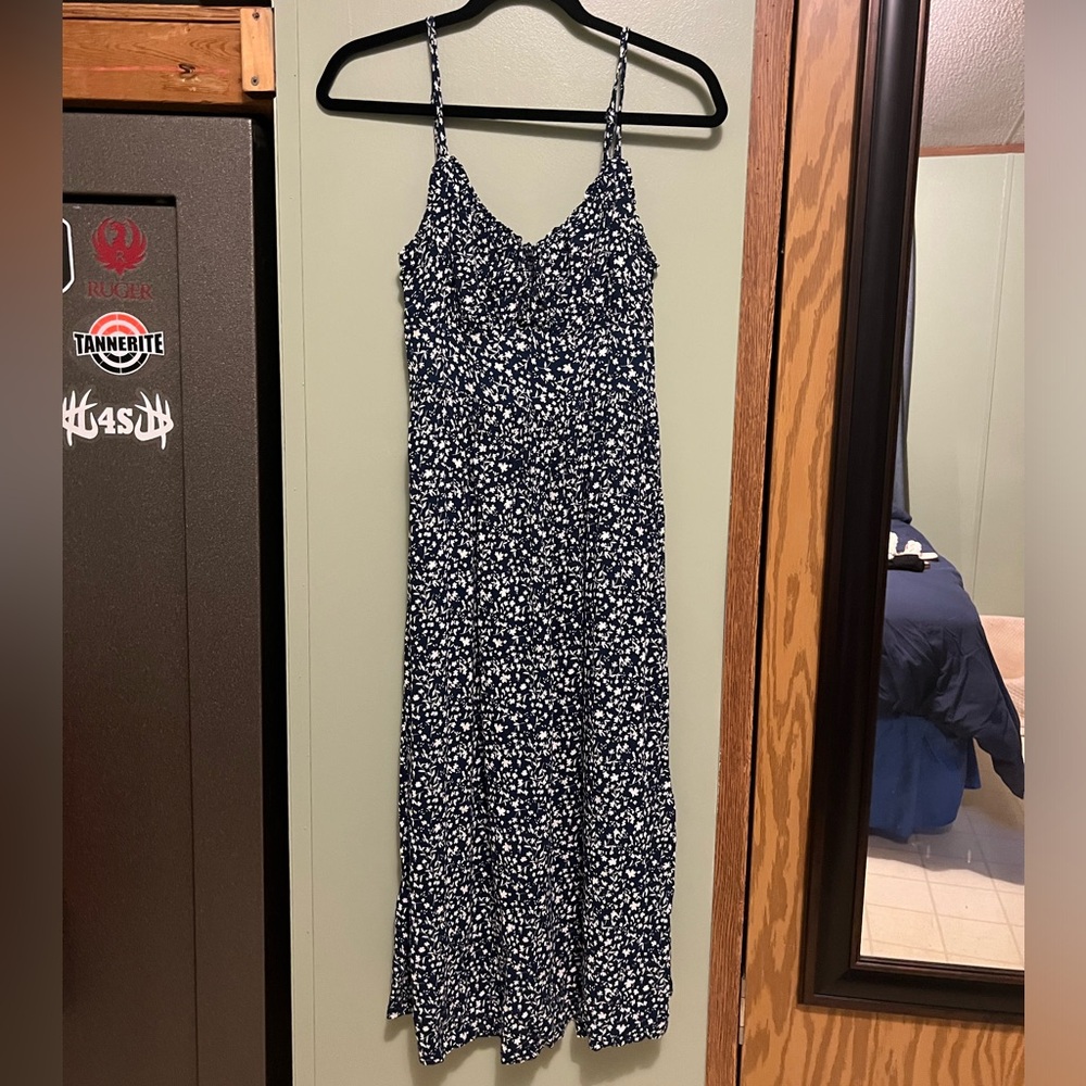SOLD Old navy midi dress navy & white floral medium